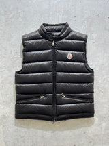 Moncler gui down fill zip up gilet (S)