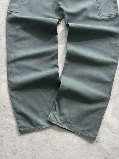 Vintage Carhartt carpenter work pants (W34 x L32)